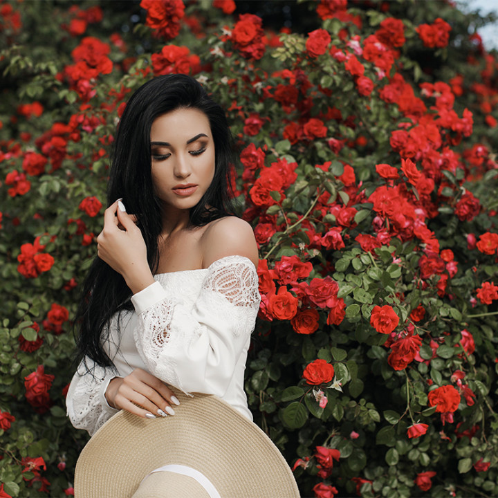 Valentine's Day Gift Guide: Stylish Dress Collections for Your Loved Ones